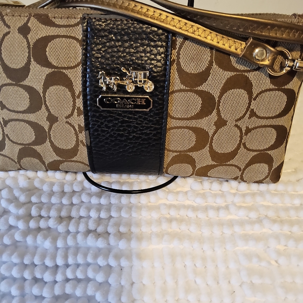 Coach Purse - Picture 6 of 8